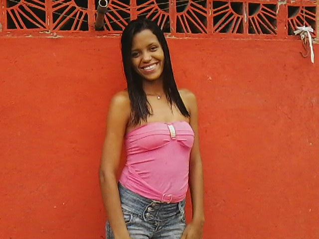 apenas uma menina com sonhos e desejos, uma menina acima de tudo feliz,♪ @njr92 euteamo seu lindo 
http://t.co/SPvz3YW0uQ