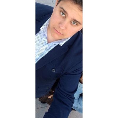 Enamorado de mi mismo, --Majadahonda-- [Fiel seguidor de Justin Bieber] Rihanna y Miley Cyrus, He encontrado a mi Christian Grey. Music on world off...