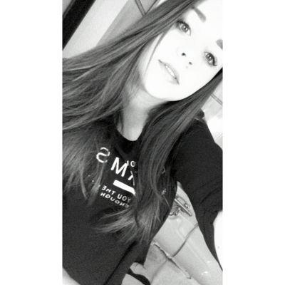 16 jaar ❤ insta: lisaxmartens ❤ volleybal MA1❤ snapchat: lisaxmartens