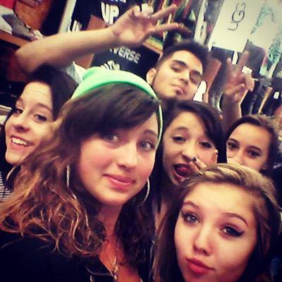 I am very funny I love fasgion and I love making new friends