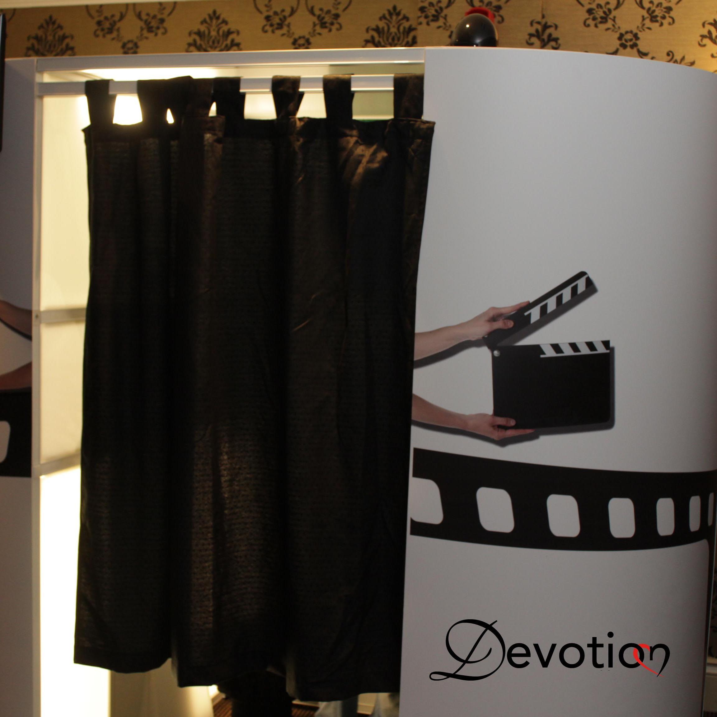 Ayrshire's most unique photobooth #GreenScreen #FacialRecognition #Merryoke #Flipbooks #VideoRecording #Magicselfiemirror #greenscreendreammachine