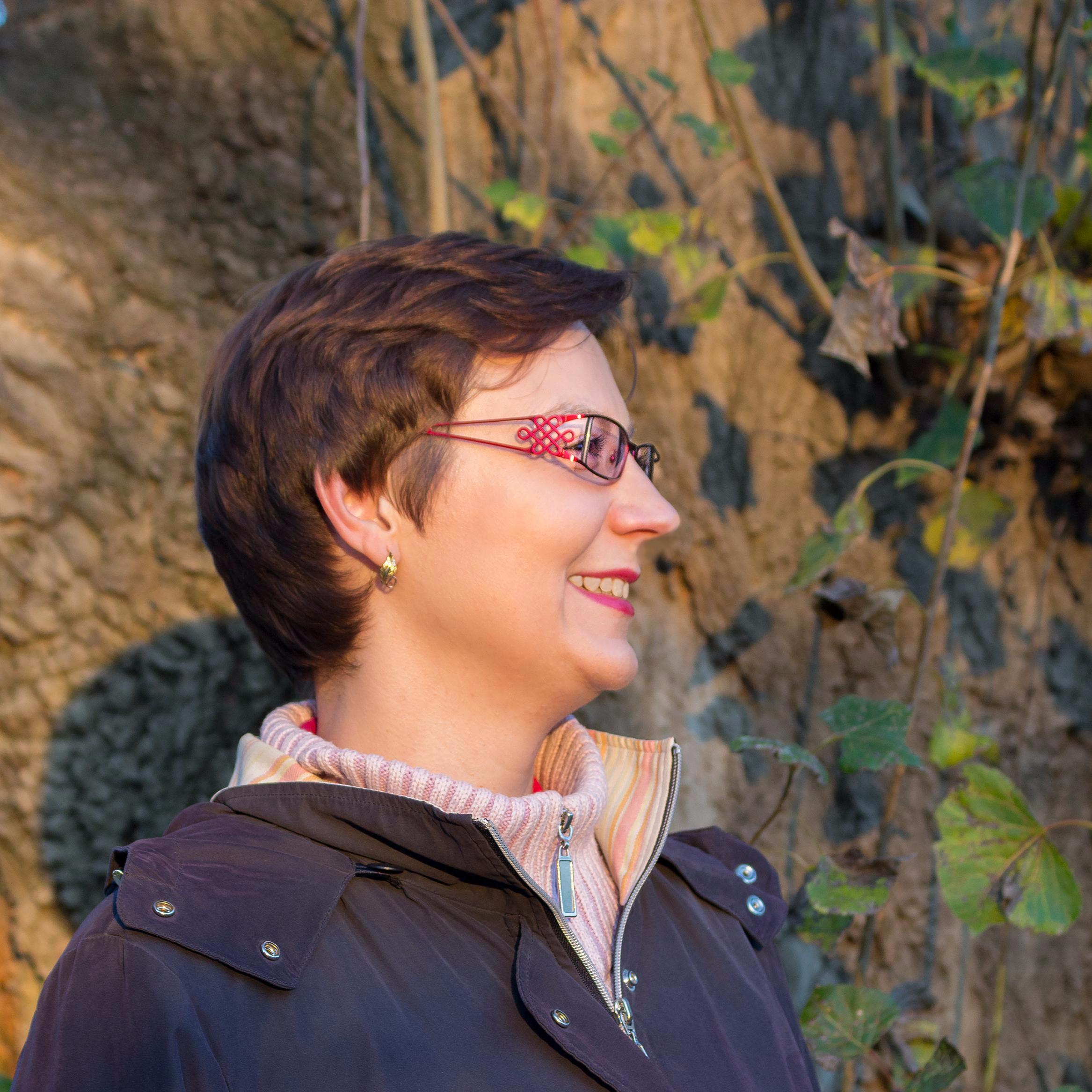 I live in Akron, Ohio; have a great husband, 3 children and an adorable dog named Molly.  I love to travel and explore businesses all over the world.