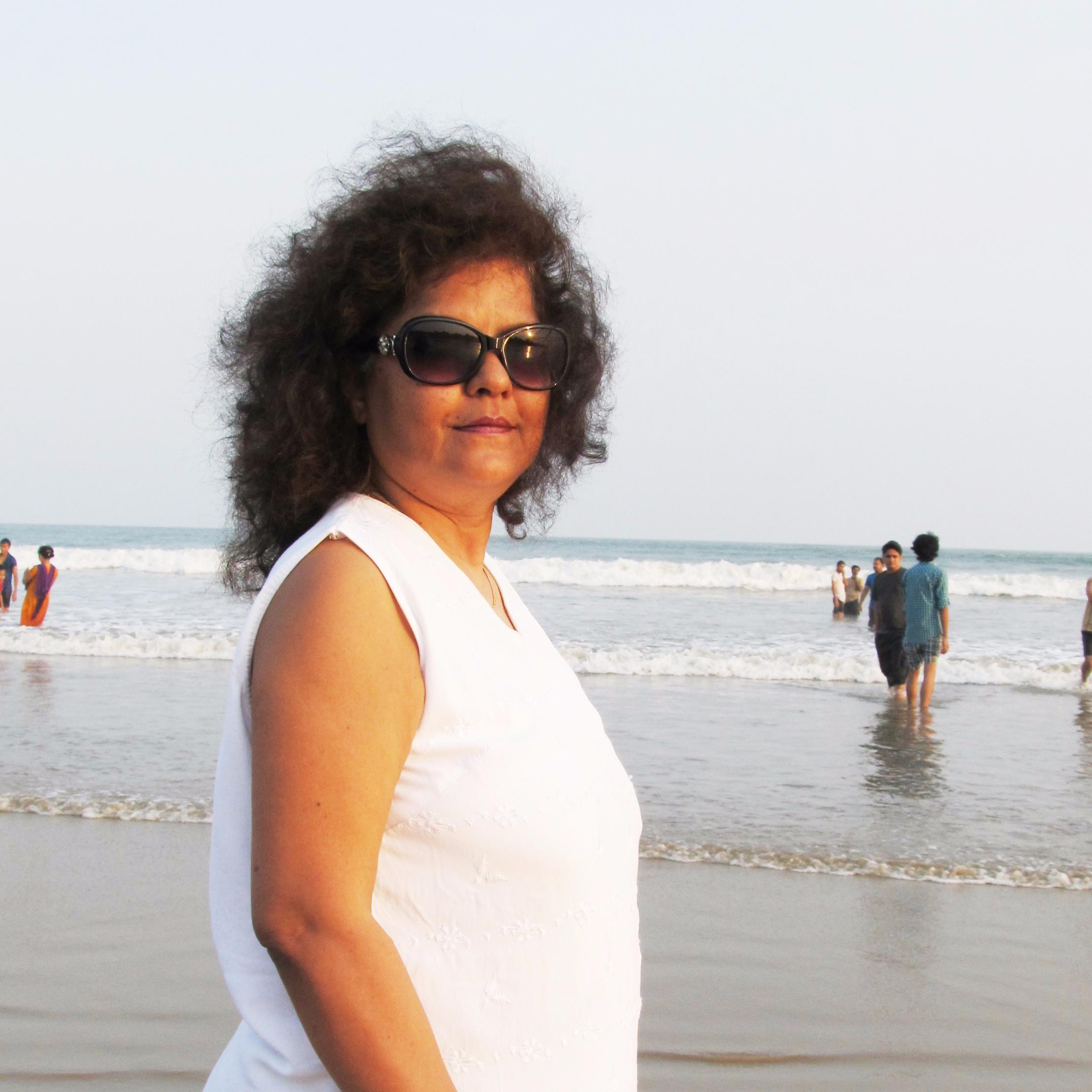 Professor, Poet and Editor. Author of five books, featuring in more than 30 national and international anthologies of poetry.