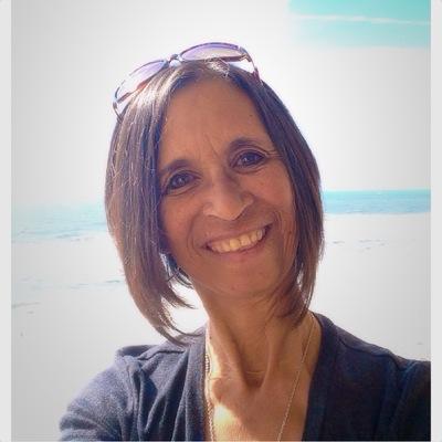 Living the Oil Life, achieving wellness, wholeness & happiness and aiming to be the best version of myself while encouraging & helping others to do the same.