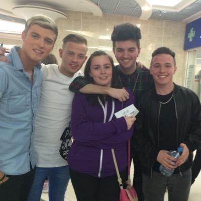 Plz follow @OnlyRoad_music @RyanIix @CallumRob9 @Danielhardie139 @petermckb DM me ( @laurendaly99 ) if u have any questions!