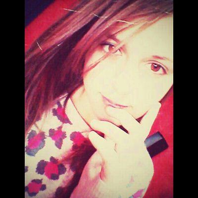 heyy I'm Mary...I dream to become a singer...i absolutely LOVE my followers...they r soo supportive...i love pizza soo much...i love to text new people...