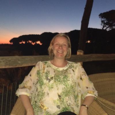 theartiscrewe's profile picture. 