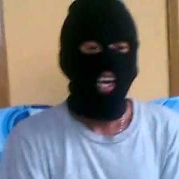 Tempat Meluahkan Berjuta Pantun Yang Tersemat Di Dalam Hati. Mohon Followback Untuk Meningkatkan Mutu Pantun Negara