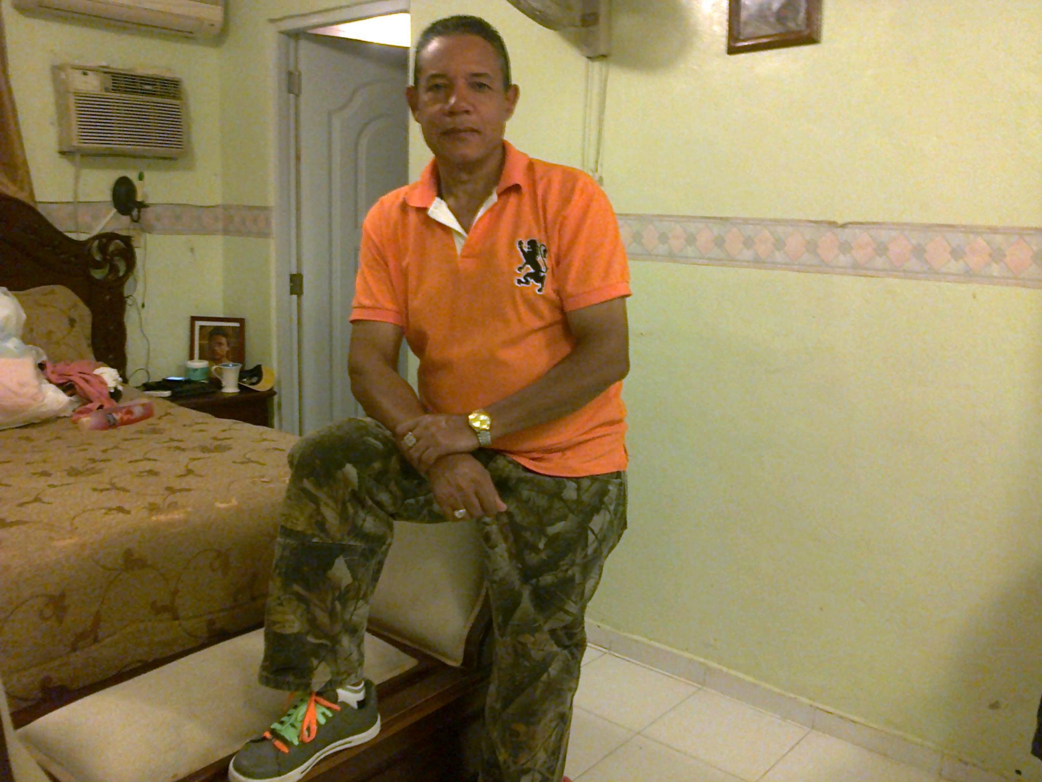 ramonro21403944's profile picture. 