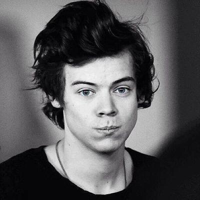 Larry shipper. ЛШ. | @Harry_Styles and @frankharry_ are my❤️ FOUR IS AMAZING.