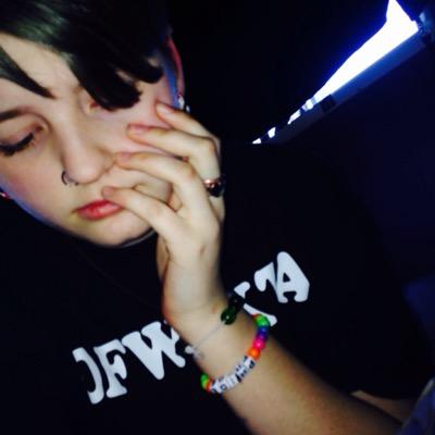 depression blog✌️ h8 = deleted
kik - neckdxxp_
insta - orange.goat
snap - chickennuggetsb
PM for # or imessage :3