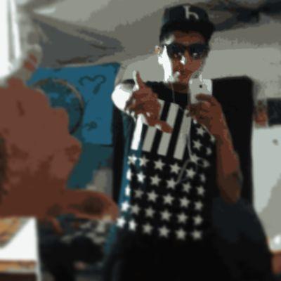 cef4b8e4bb15434's profile picture. When I top 20 mill ima go and get that gotti