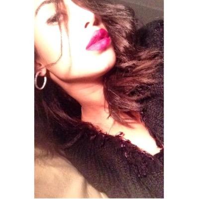 Spanish student | Brunette | Fashion Blogger | XVII | Fashions fade, style is eternal. ∞