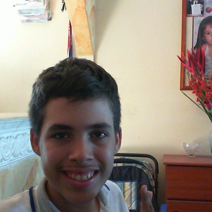 instagram/leonardo_castillo21 .facebook/leonardocastillopeñafiel