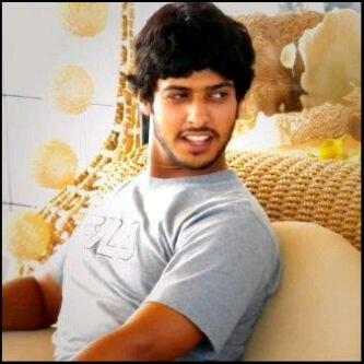 ‏ سسبحآن ﻣن ميزک ﻋن کل مخخلوق. ♡ '.