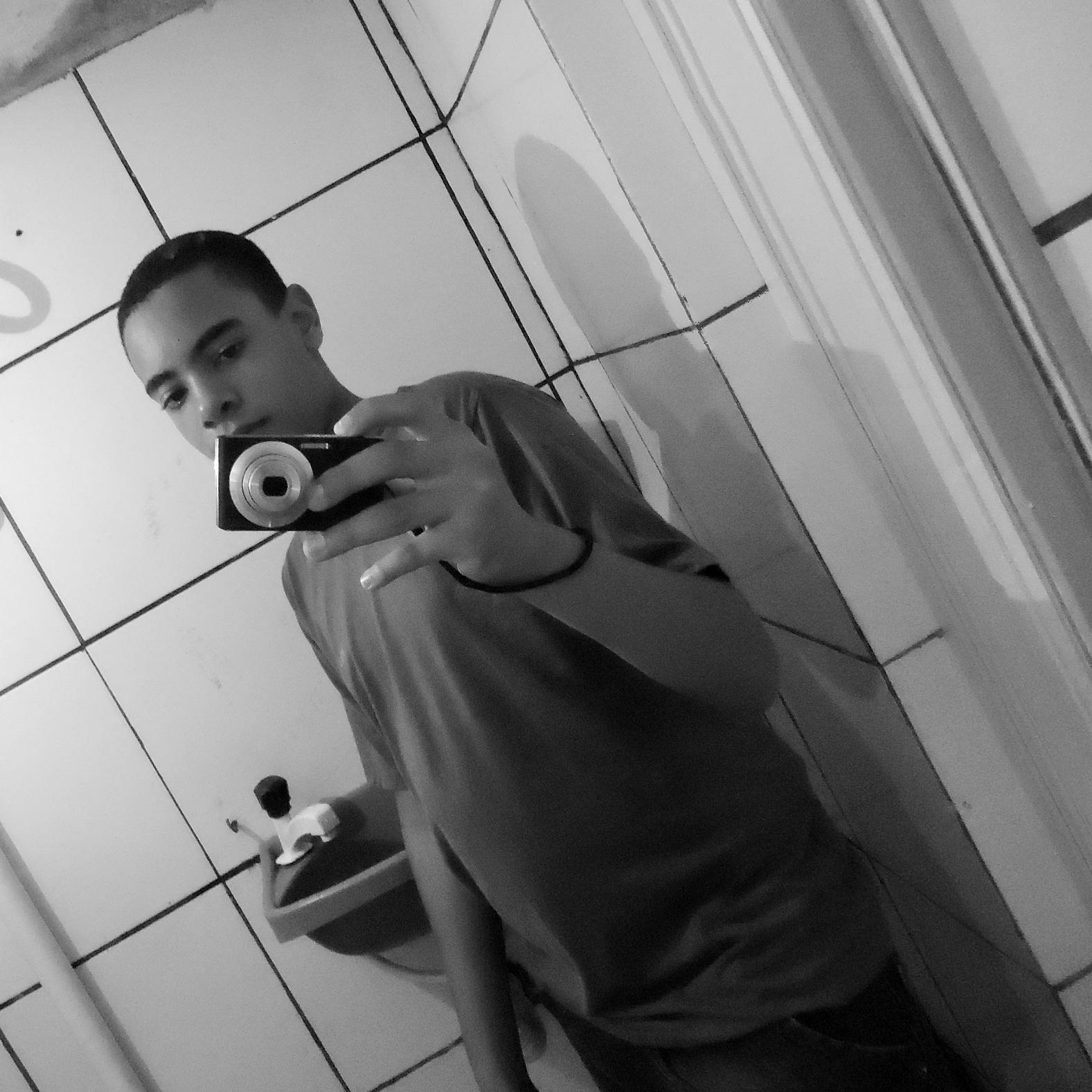 015 71 9715-7594