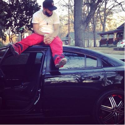 Just living life.. until I become great.. If you gon twatch you minus well FOLLOW. On my king shit.. fuck a throne