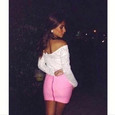 لا اتبع احد ولا افكر بتفكير احد ولا اريد ان اكون بمنطق احد خلقت بشراً لأنفرد بعقلي واكون لنفسي قبل اي احد.