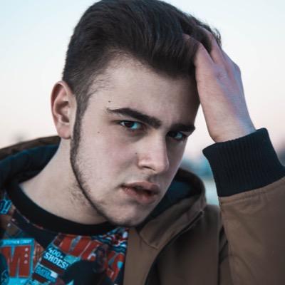 Видеоблоггер и Рэпер.