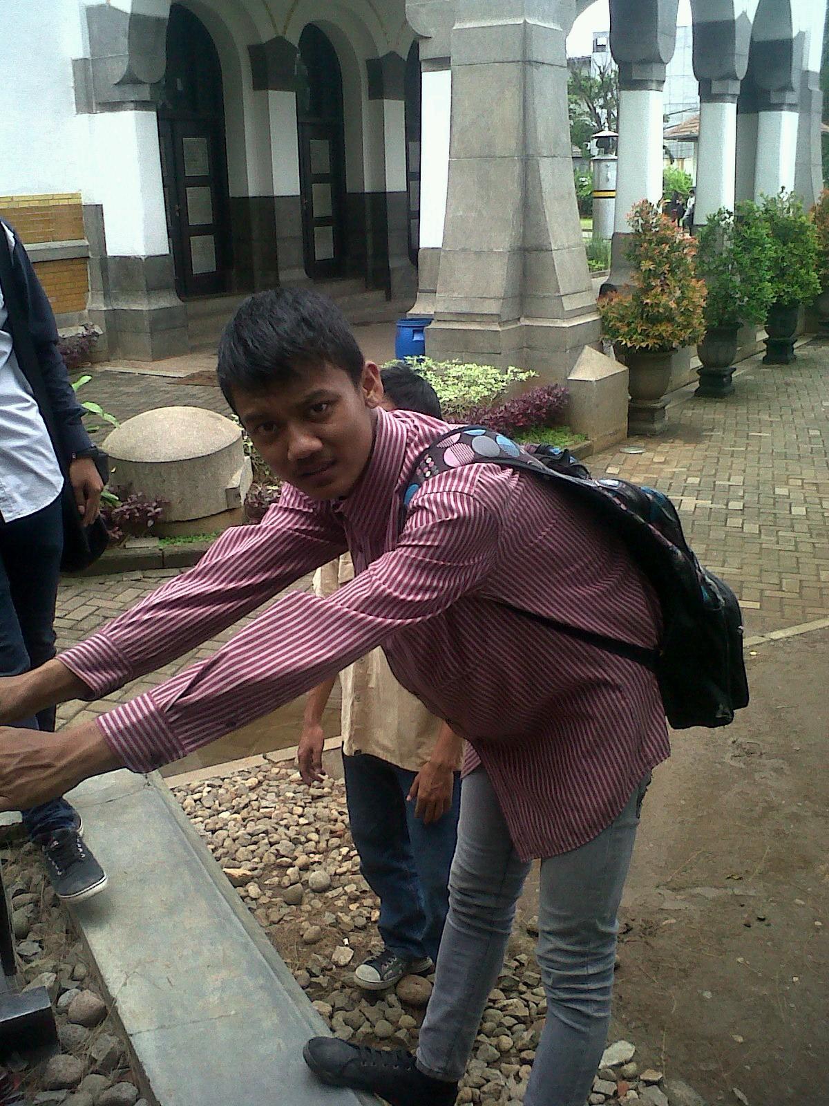 kataklauto's profile picture. ig : Faisalve