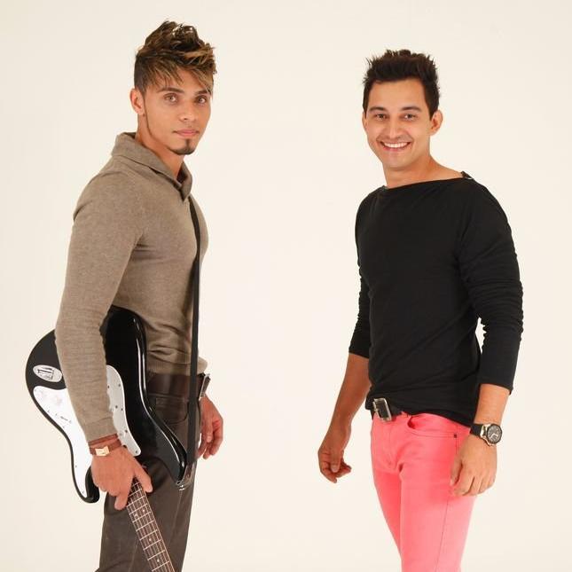 Cantores, compositores, produtores dentre outras qualidades. Só conferir o trabalho da dupla.