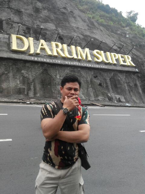 zaenudinmustofa's profile picture. laki laki still single