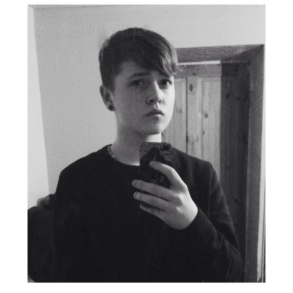Gibskee's profile picture. Semi-Normal teen.