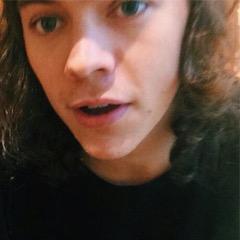 go follow @obviIouis bc she just gave you a free follow !!!! click the link below !!!!!!!