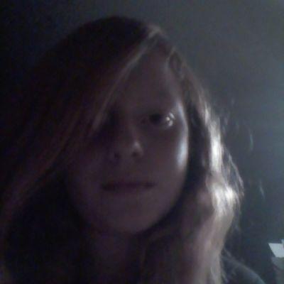 loves football is really cute my best friend is emmalie i love cheerleading and basket ball my snap chat name is Cecepizzalover snapchat me loves horses