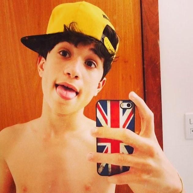 #Twitter novo !  Segue ai sdv :)                                         #Snap - Nick_Olvr7 Add-lah                        #Whatswapp +55(34)8800-1132