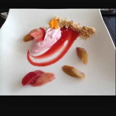 reconstruct_it's profile picture. Campaigning to put our food back together! anyone can smear something across a plate and crumble bits on top,the talent is in making the whole thing!