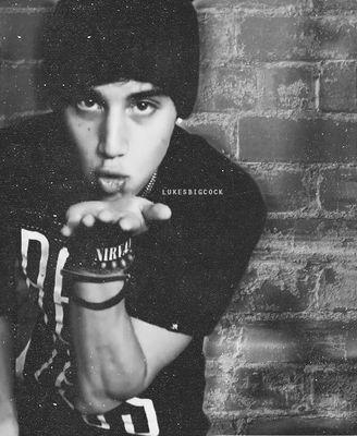 rp_jai's profile picture. | 19 | xx Taken xx | bi |  There is a difference between giving up and knowing when you've had enough.