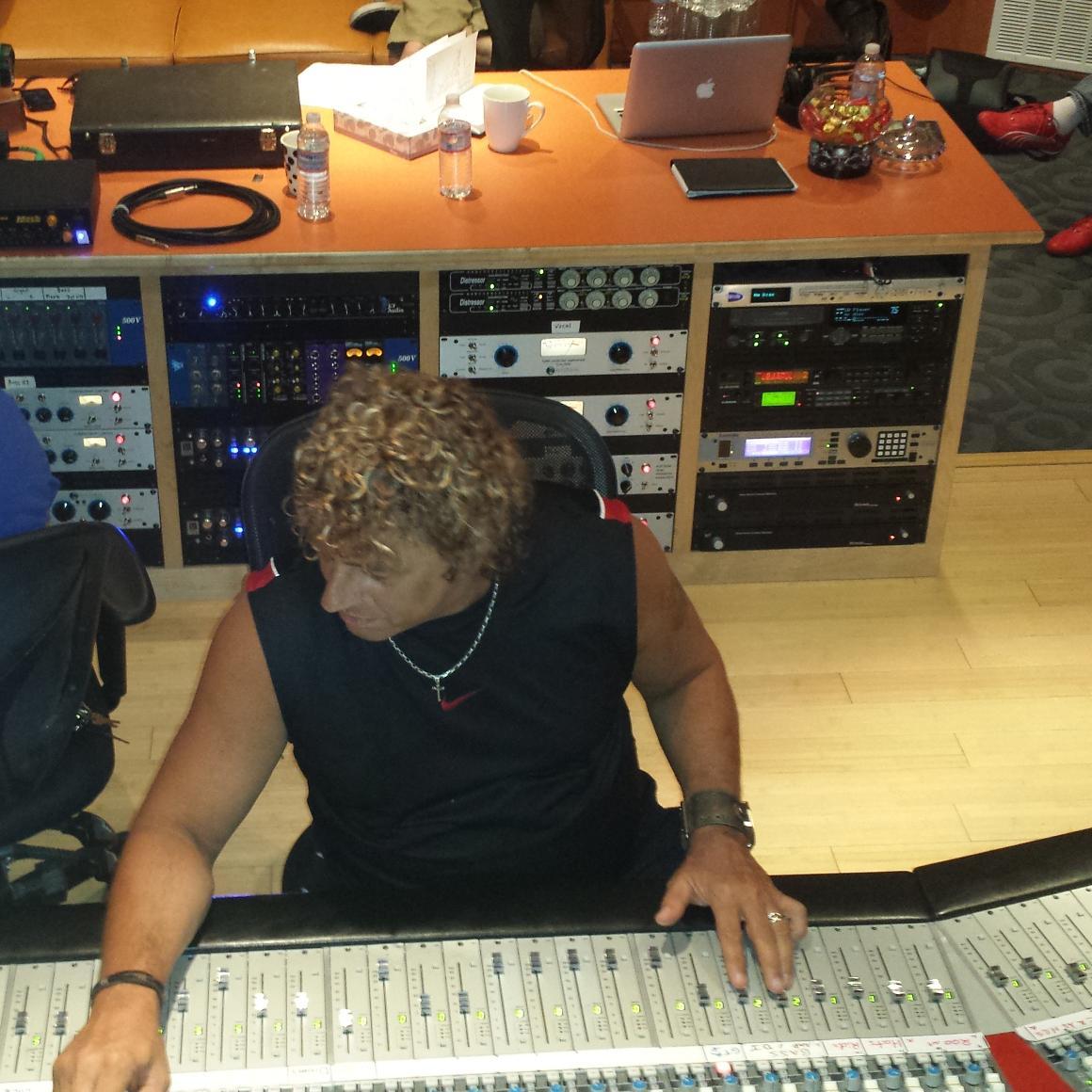 LIVFAMOUS1's profile picture. A global lifestyle and entertainment company focused on creating timeless, quality products that tap into today’s big trends and cutting-edge markets