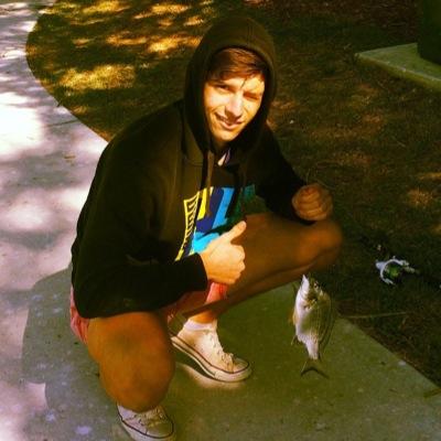Follow me guys i follow back made a new twitter..forgot my password to my last one:(