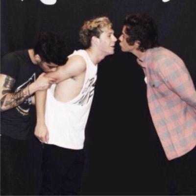 1Dnllhzs's profile picture. OneDirection:HarryStyles/LiamPayne/NiallHoran/ZaynMalik/LouisTomlinson. ☝︎(5sos/Avril/Ariana/Iggy/TheVamps/ChrisBrown/YoungMoney/Nicki/Taylor/Justin...)