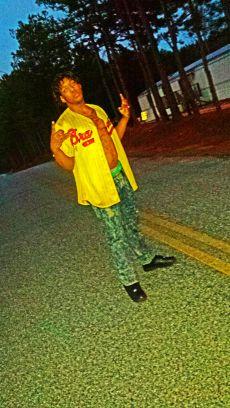 glonavy_lee's profile picture. savage