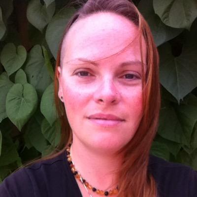 PrimalMomma's profile picture. Head over to my new handle @MeKeepingAfloat !