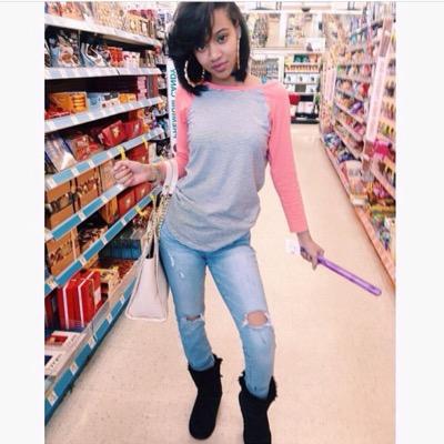 thatsrabbit__'s profile picture. ❝ these bitches dont phase me ❞