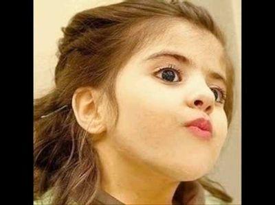  : لست آلآ عأبره بدنيآ فآنيه آمنيتي آن آخلد بآلقلوب كذكرى حسنهه لـ أفوز بدعوات نفوس طيبه آسعد بهآ حين آكون في قبري وحيده♡