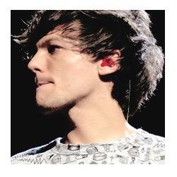@tommoslutz gives away solo DMs daily! She will give you one free of you show proof that you follow and have her notifications on! :)