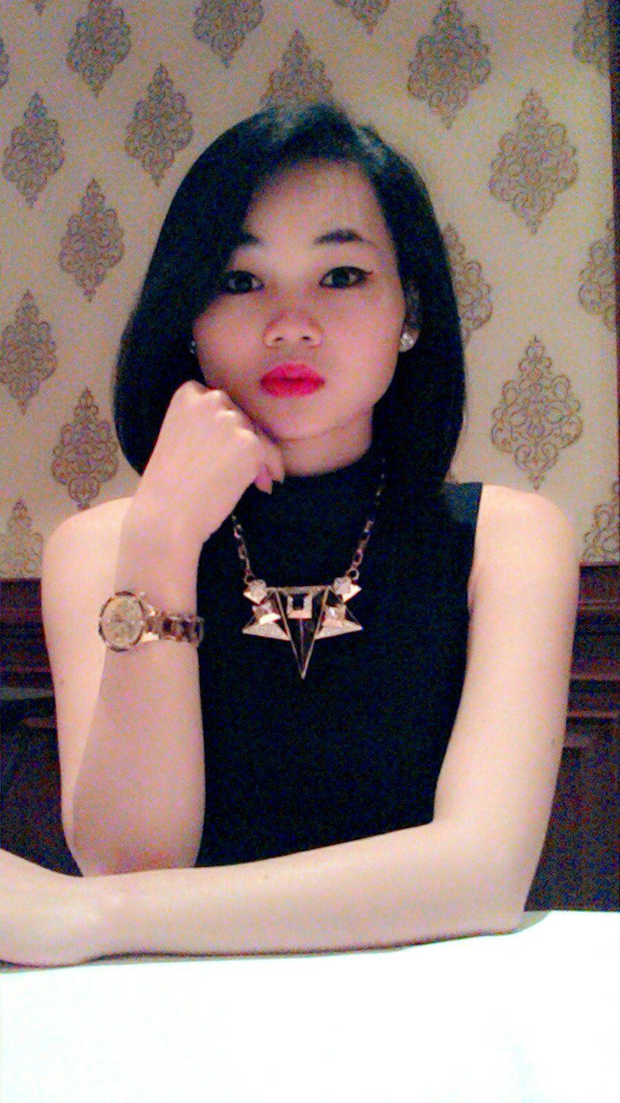 Be glossy be elegant // IG - vinavictoria21 // path - victoriavina //