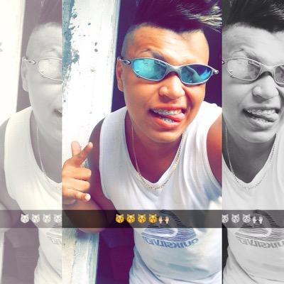 nois eé bom mais naun eé bombom 
snapchat: jrrenatiinho
facebook: renatiinhoo juniioor 
instagram: renatiiinhoo