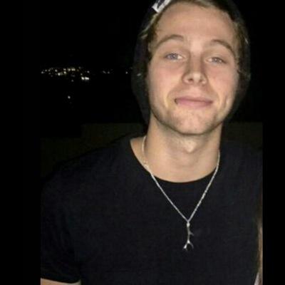 defending luke hemmings since 1/29/15