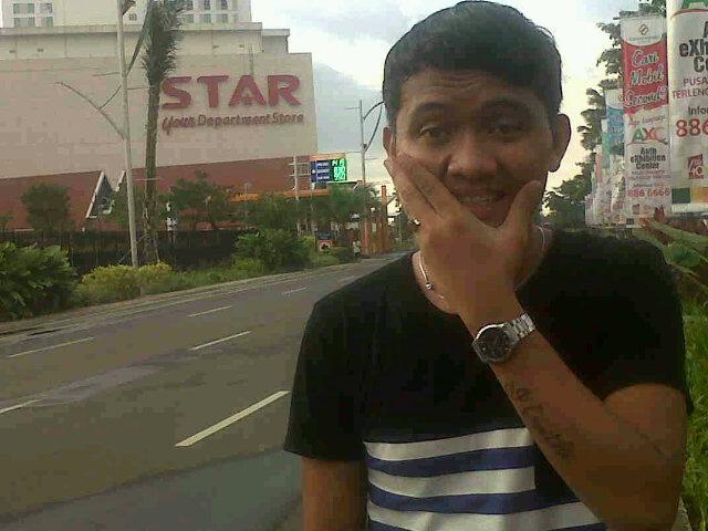 pandjisiijebret's profile picture. Yang mending setia tetep yang terbaik .