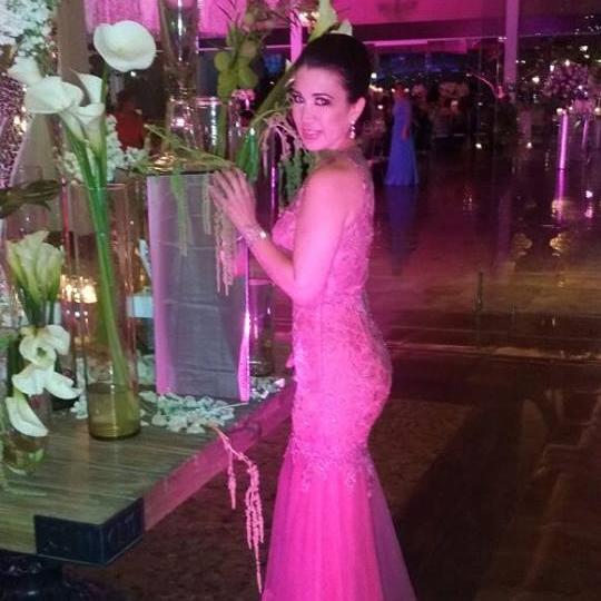 Madre de 3 hermosas hijas y de un bello hijo