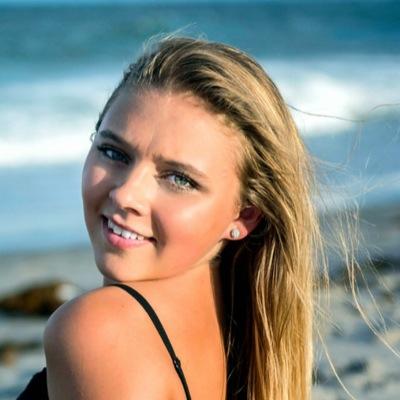 nikki_conner's profile picture. Smiling is the greatest expression you can possibly make! Class of 2k15