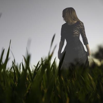 Instagram @anarattrayphoto