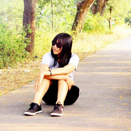 Girl | 14 Agustus 1994 | Pati | Semarang | UDINUS UNIVERSITY | D3TI | Kamu adalah apa yang kamu pikirkan.