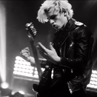 ROSS WILL NOTICE AND FOLLOW YOU ONE DAY, DONT WORRY. HE LOVES YOU MUCH MORE THAN YOU KNOW. (i am not ross just a fan account)