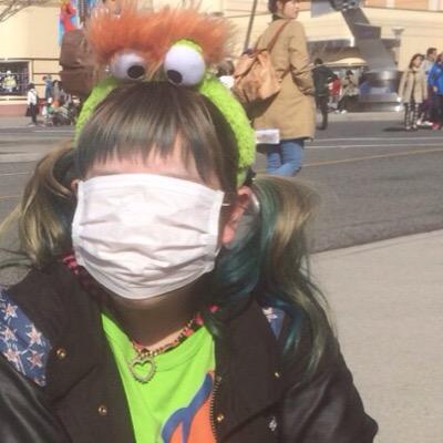 ライブは基本ぼっちです。 何度行っても親不孝通りへの道のりで迷います。 今年の目標は怖気付かない、挑戦！病院勤務でぺーぺーしてます。